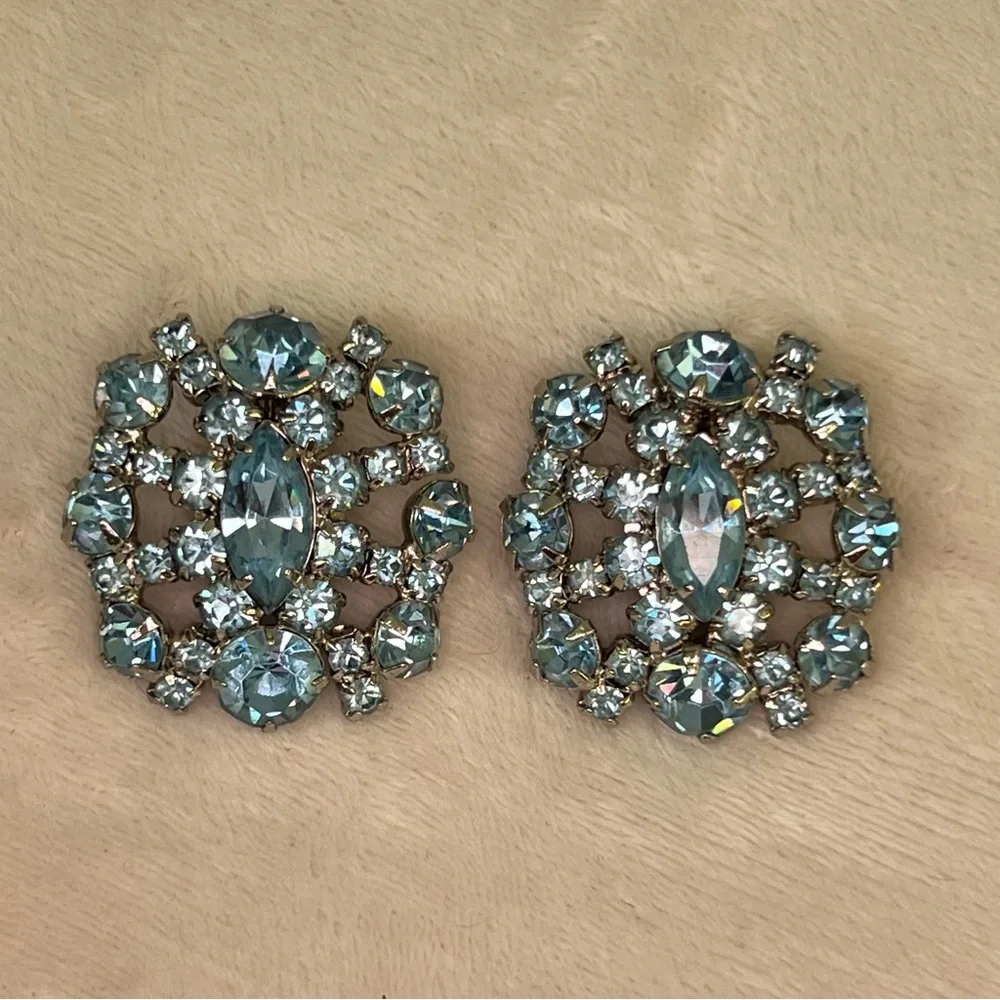 Vintage Pale Blue Rhinestone Clip On Earrings - Picture 4 of 4